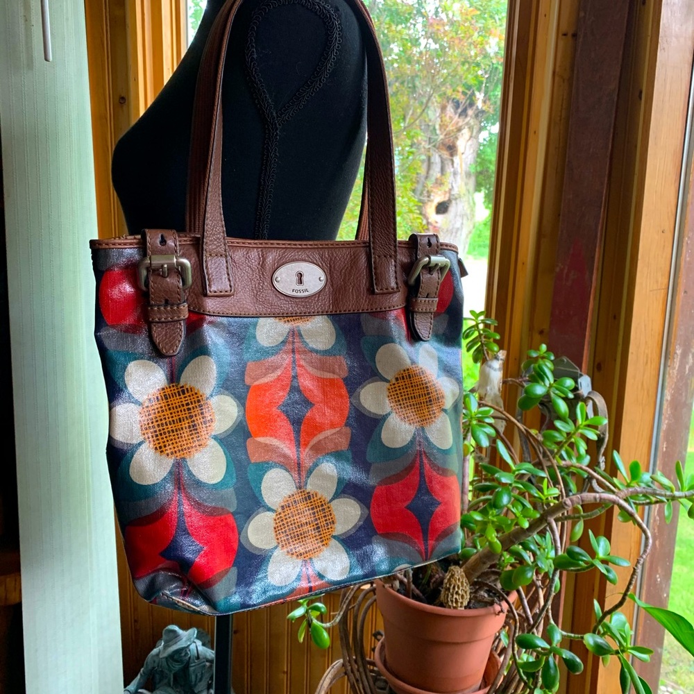 Vintage Fossil Key-Per Floral Bag!